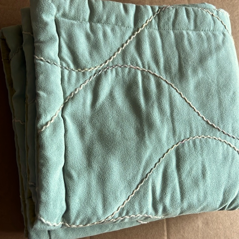 Sea Foam Green Beach Quilted King Comforter - Has Been Dry Cleaned & little use